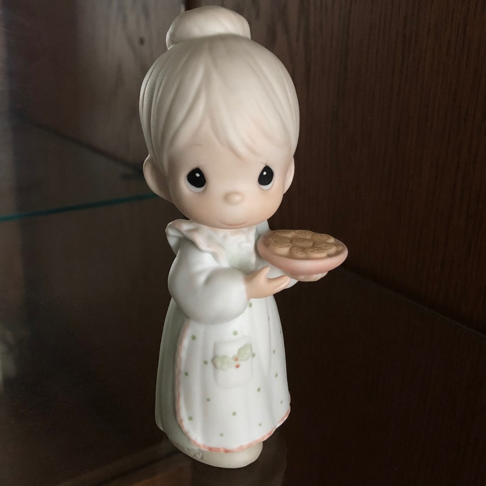 Original Precious Moments Christmas 1985
